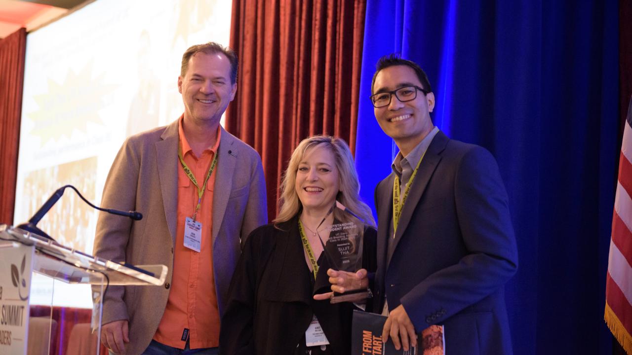 Sujit receives award at ASTA